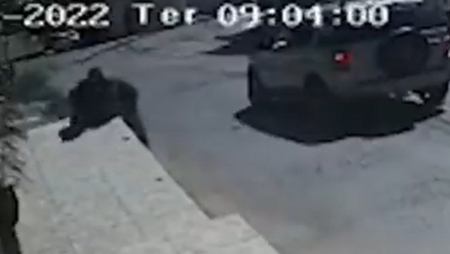Viral video: Robber ends up getting hit by truck after looting woman in Brazil Viral video: Robber ends up getting hit by truck after looting woman in Brazil