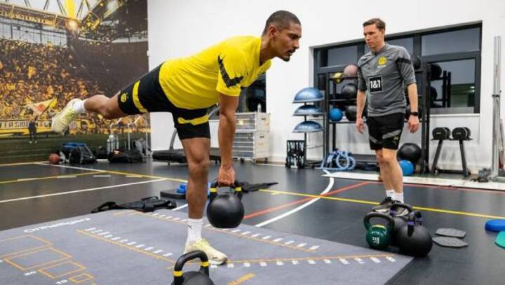 Sebastian Haller back in training at Borussia Dortmund after cancer treatment