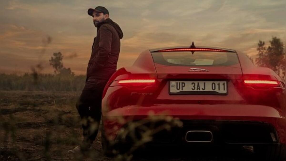 Mohammad Shami poses with Jaguar F-Type car; netizens mention Rishabh ...