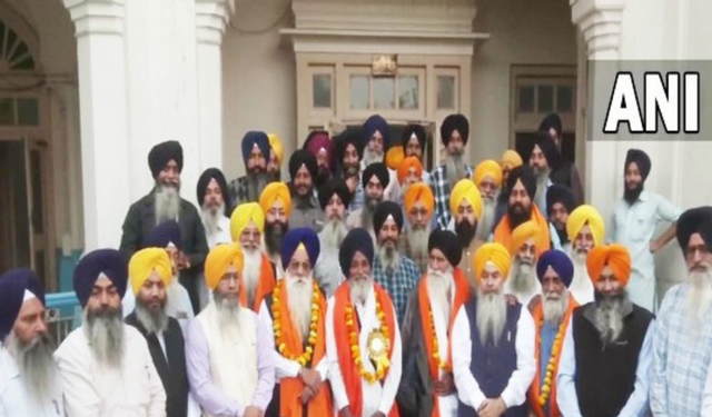 Sikh delegation from Pakistan to visit gurudwaras in Delhi, Amritsar Sikh delegation from Pakistan to visit gurudwaras in Delhi, Amritsar