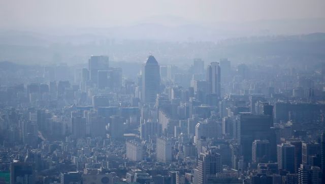 South Korean economy shrinks for first time since early 2020 South Korean economy shrinks for first time since early 2020