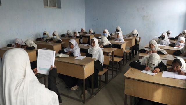 Afghanistan: Taliban allows education for girls up to Class 6, but with THIS condition Afghanistan: Taliban allows education for girls up to Class 6, but with THIS condition
