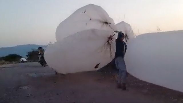 Viral video: As economy tumbles, Pakistanis come up with deadly plastic gas bags Viral video: As economy tumbles, Pakistanis come up with deadly plastic gas bags