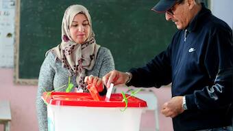 Tunisia: Voters massively shun parliamentary elections seen as test for democracy