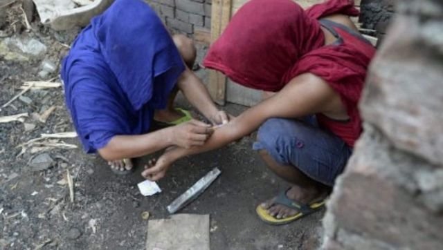 Pakistan: Over 30 drug addicts run away from rehab centre in Karachi, ransack houses Pakistan: Over 30 drug addicts run away from rehab centre in Karachi, ransack houses