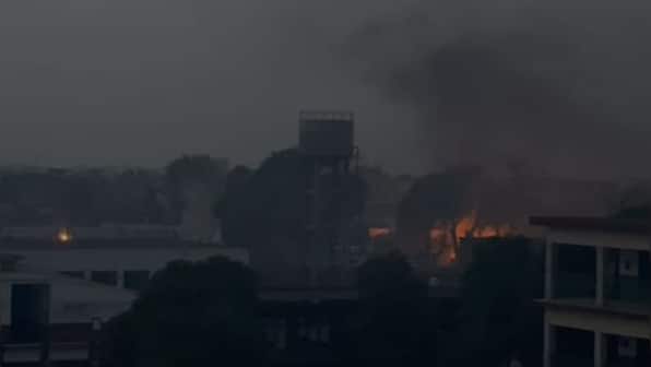 Pakistan: Riots inside prison in Gujrat; gunshots fired, barracks set ablaze