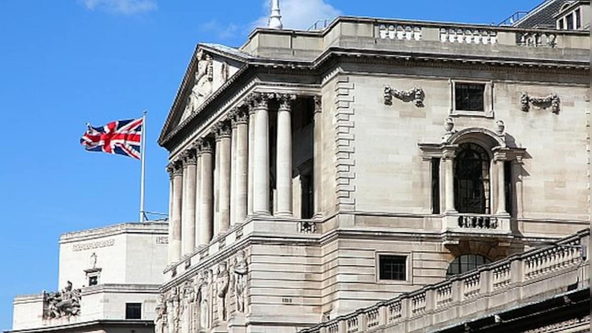 Bank of England poised for big interest rate hike to tame inflation