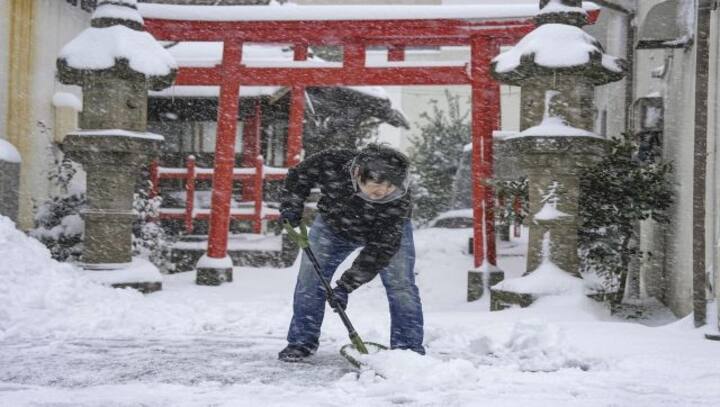 Heavy snow, rain hits Southern California; major roads closed due to blizzard