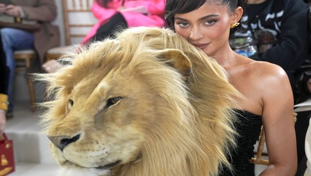 kylie jenner lion dress runway Kylie Jenner's Lion-Head Outfit Stuns at Schiaparelli Show