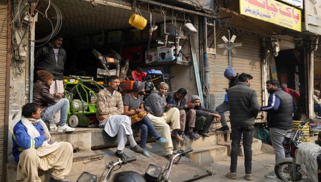 Pakistan minister warns petroleum suppliers against hoarding fuel, creating artificial shortage Pakistan minister warns petroleum suppliers against hoarding fuel, creating artificial shortage