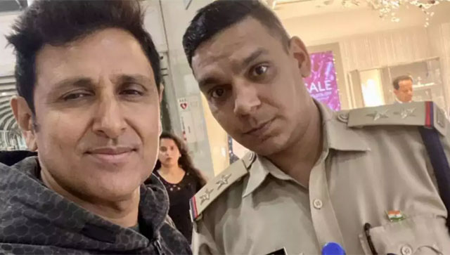 Parvin Dabas lauds CISF Jawan for helping visually-impaired man at Mumbai airport, shares post Parvin Dabas lauds CISF Jawan for helping visually-impaired man at Mumbai airport, shares post