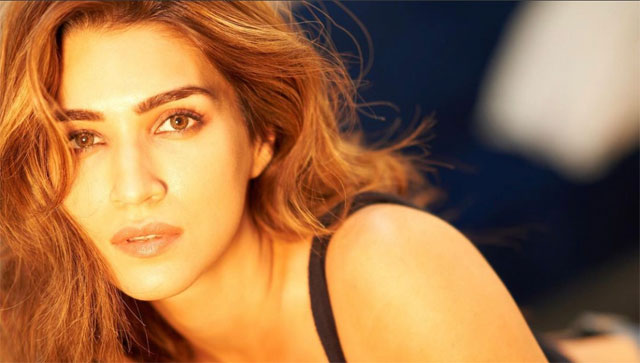 After some trailblazing characters like Mimi and Bareilly Ki Barfi, Kriti Sanon glams it up for Shehzada After some trailblazing characters like Mimi and Bareilly Ki Barfi, Kriti Sanon glams it up for Shehzada