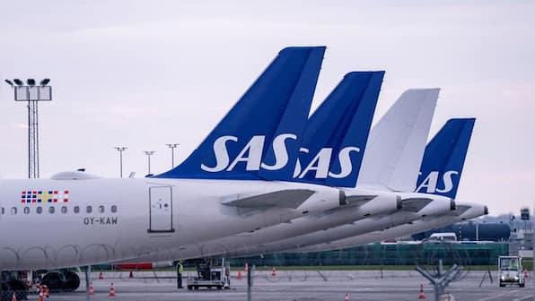 'Unknown object' suspends, then restarts flights in Russia's St Petersburg airport