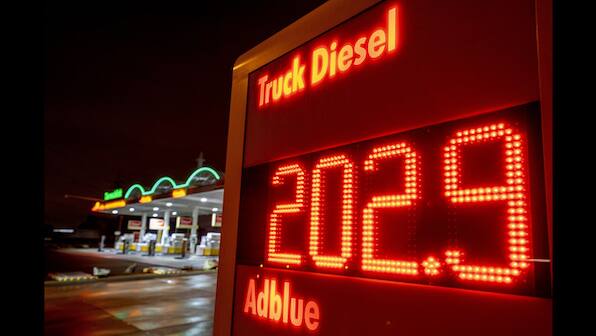 Not looking to sanction India buying Russian oil, ties with India most consequential': US