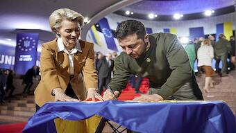 EU prepares 10th package of sanctions for Russia; Kremlin gears up for offensive