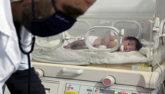 Syria: Gunmen storm 'Miracle Baby' Aya's hospital after director fired nurse suspected of planning her abduction Syria: Gunmen storm 'Miracle Baby' Aya's hospital after director fired nurse suspected of planning her abduction