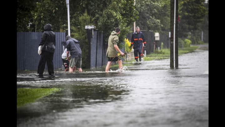 New Zealand's cyclone death toll at 11, thousands still missing New Zealand's cyclone death toll at 11, thousands still missing