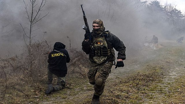 Poll reveals half of Switzerland favours relaxing neutrality, providing arms to Ukraine