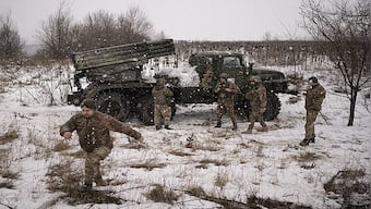 'Kill me, militia man!': Russia trio face up to a decade in jail after reading poems critical of Russia's offensive