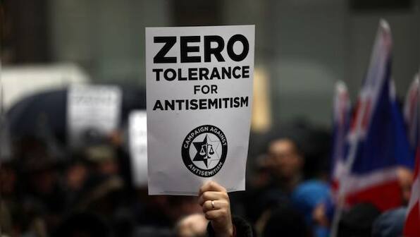 UK records 27% decline in anti-Semitic incidents, a fall from record high in 2021