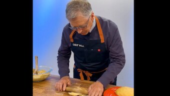 Viral video: Bill Gates enjoys making 'roti' from scratch with Eitan Bernath; internet reacts