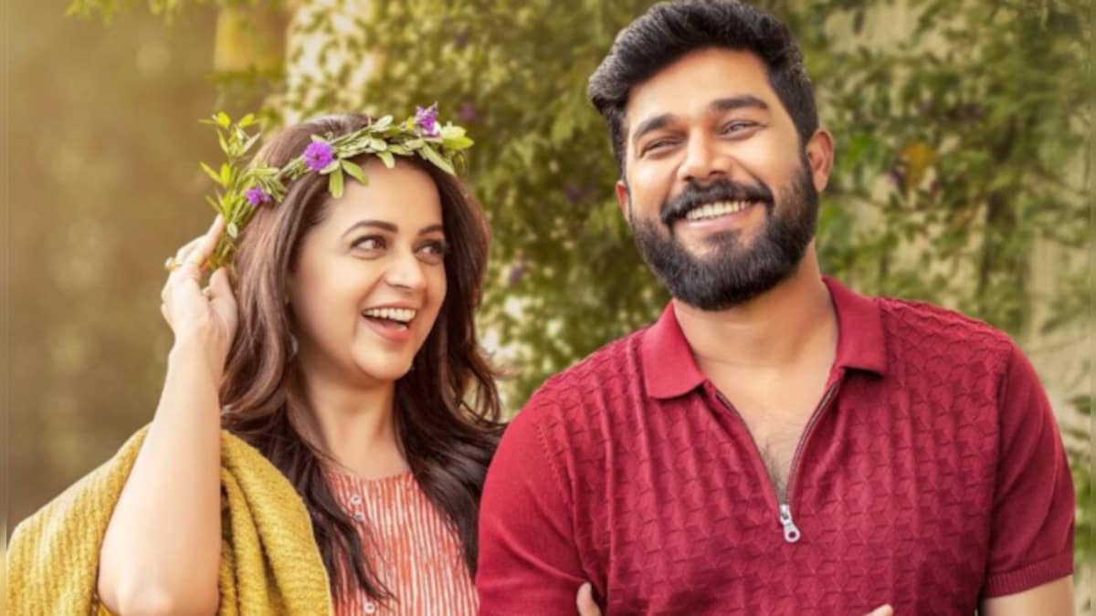 Ntikkakkakkoru Premandaarnnu movie review: Bhavana and Sharafudheen are  love, warmth and joy together – Firstpost