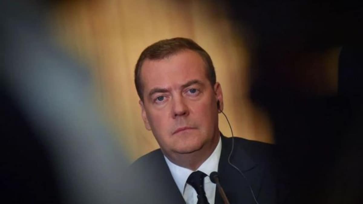 Russia: Ex-president Dmitry Medvedev floats idea of pushing back Poland's borders