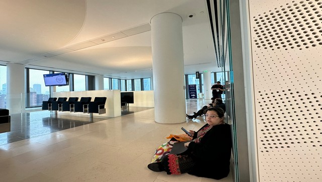 False alarm triggered by suspicious package puts US embassy in London on lockdown False alarm triggered by suspicious package puts US embassy in London on lockdown