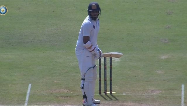 Watch: Hanuma Vihari smashes boundary with fractured wrist, swings bat like sword Watch: Hanuma Vihari smashes boundary with fractured wrist, swings bat like sword