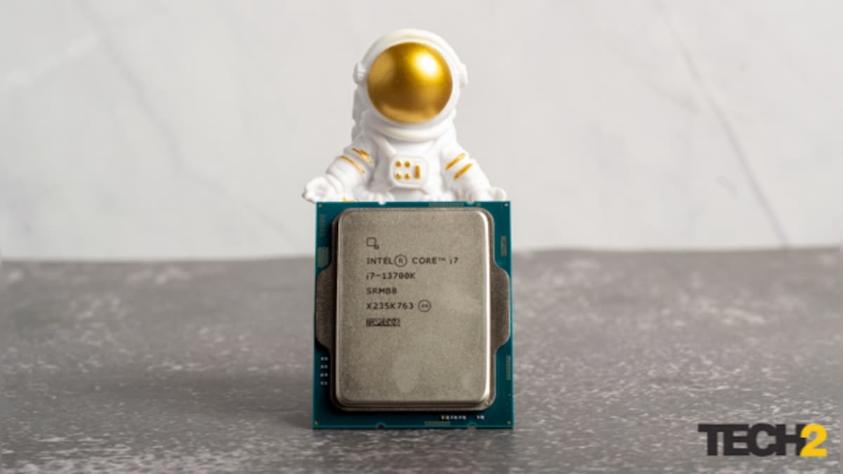 Intel Core i7-13700 Desktop Processor 16 cores (8 P-cores + 8 E-cores) 30MB  Cache, up to 5.2 GHz