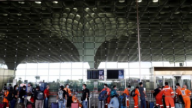 Indian Mujahideen threatens Mumbai airport, security tightened Indian Mujahideen threatens Mumbai airport, security tightened