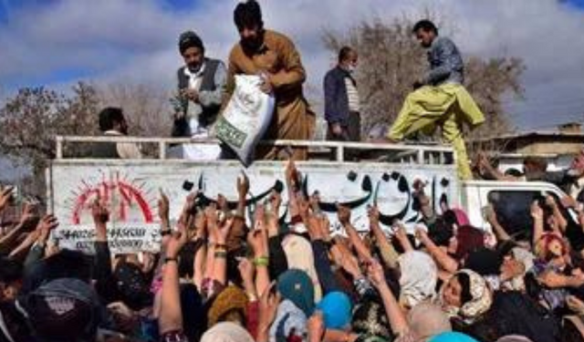 With no cash left for imports, Pakistan staring at massive unemployment, food shortage With no cash left for imports, Pakistan staring at massive unemployment, food shortage