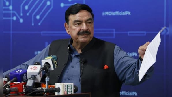 Former Pakistan minister Sheikh Rashid arrested
