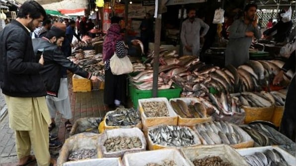 Milk @PKR 210 a litre, chicken meat @PKR 700 per kg as Pakistan economy crumbles
