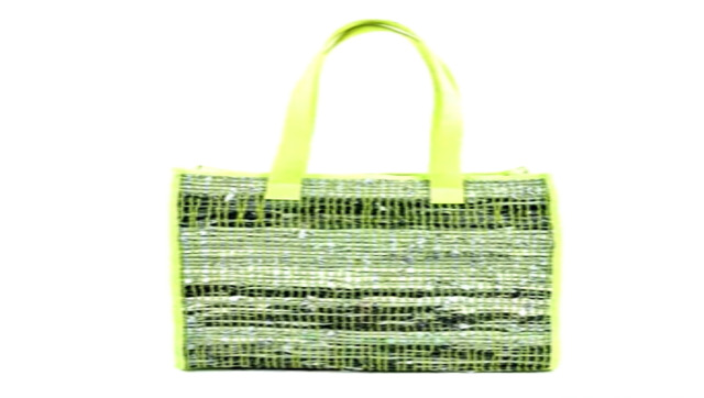 Watch: New York man uses plastic bags to create fashionable handbags Watch: New York man uses plastic bags to create fashionable handbags