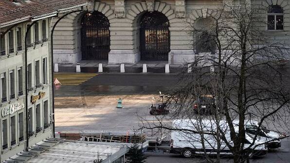 Man with explosives arrested outside Swiss parliament
