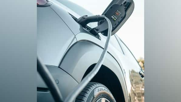 Chinese EV brand Zeekr beats Xpeng's market value after raising $750 million in fresh funding