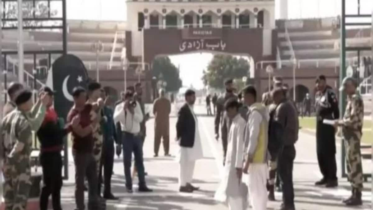 Pakistan releases two Indian prisoners, 700 still in jail