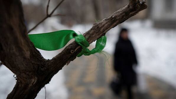 In pics: Russians find subtle ways to express dissent despite massive crackdown by Putin