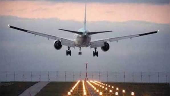 United Airlines to make it easier for families to book seats with their children for free; details here