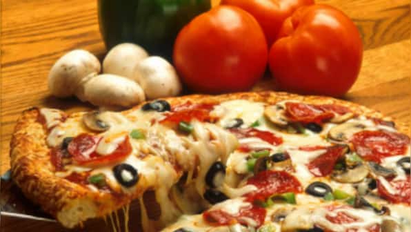 Pizza crisis in UK as tomato prices rise by 400%