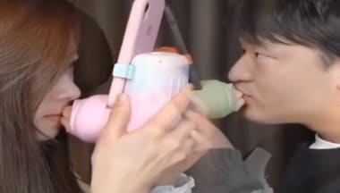 Creepy or Not? What is China’s ‘remote-kissing’ device for long-distance lovers?