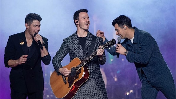 Jonas Brothers announce new album, plan to hit Broadway for five shows next month