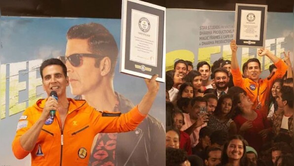 'Ab selfies hi selfies hongi': Akshay Kumar breaks Guinness World Record for most selfies in 3 mins