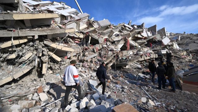 Charlie Hebdo is at it again. How the French magazine has angered people with its Turkey earthquake cartoon Charlie Hebdo is at it again. How the French magazine has angered people with its Turkey earthquake cartoon