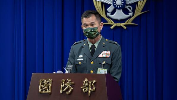 Taiwan threatens to shoot down any Chinese balloons