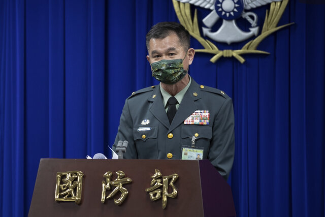 Taiwan threatens to shoot down any Chinese balloons Taiwan threatens to shoot down any Chinese balloons