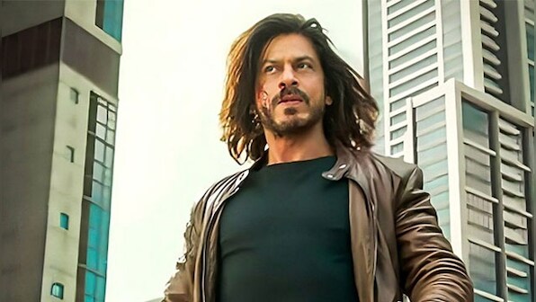 '5000 crores Pyaar, 2 Billion smiles...': Shah Rukh Khan replies to a fan who questioned Pathaan's collections