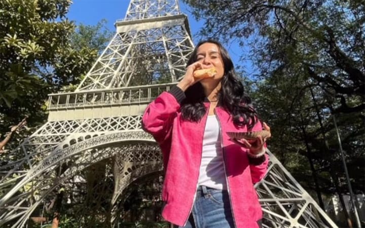 Shraddha Kapoor showers love on Pune students, gets showered with love in return on Valentine's day