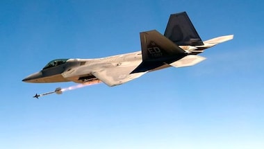 Did the US use a $400,000 missile to take down a $12 recreational balloon in Canada?